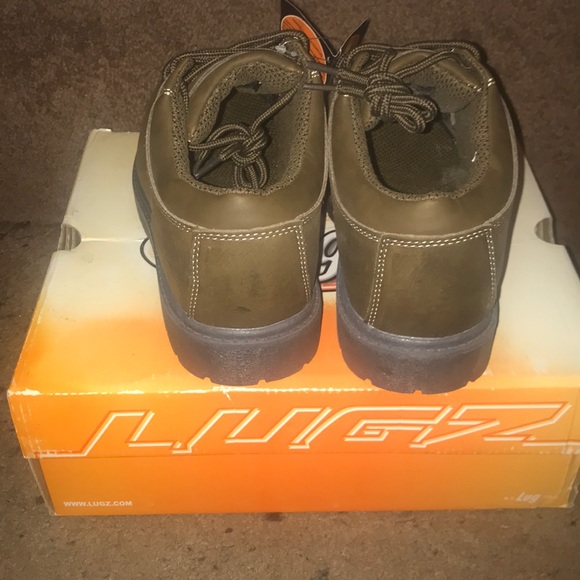 lugz slip resistant boots